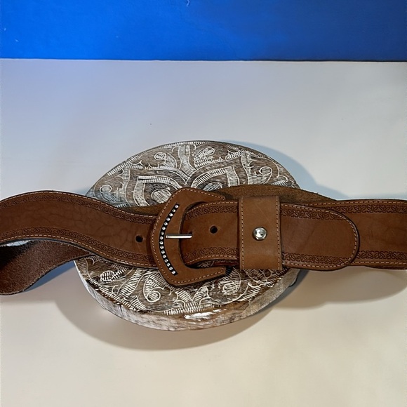 100% Cream Open Weave Sweater And Belt - Picture 6 of 8